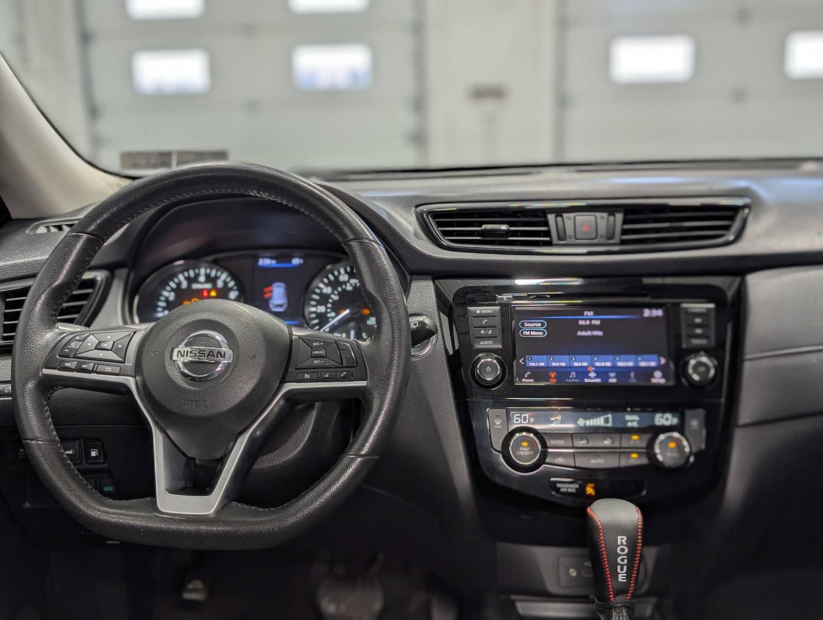 Used 2020 Nissan Rogue SV AWD/4WD image 5