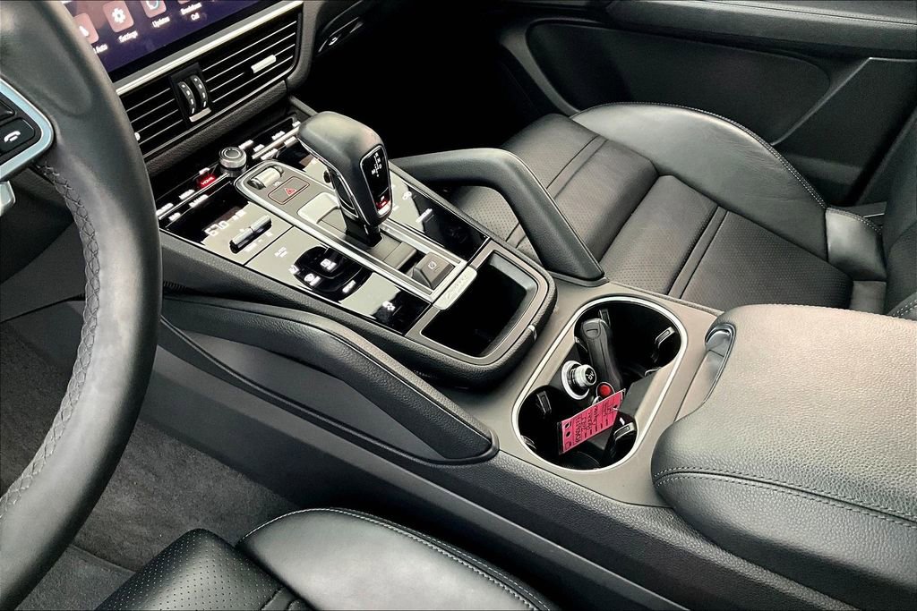 Used 2023 Porsche Cayenne image 17