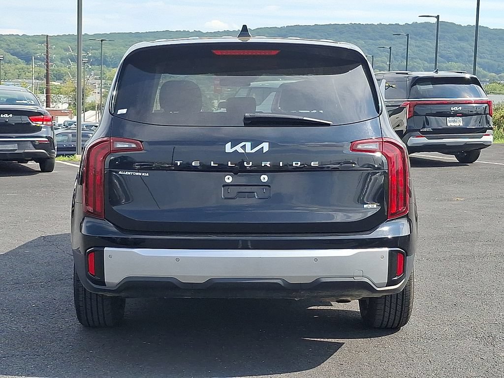 Used 2023 Kia Telluride LX AWD/4WD image 5