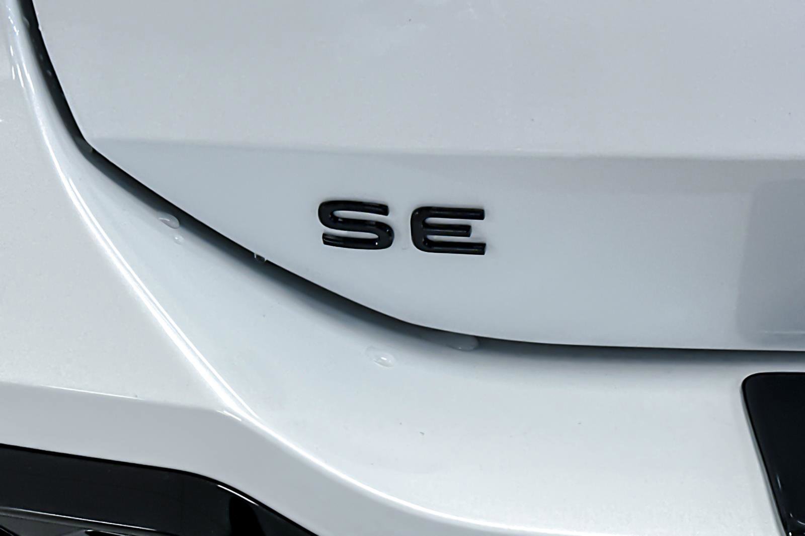 New 2026 Volkswagen Tiguan SE R-Line image 25