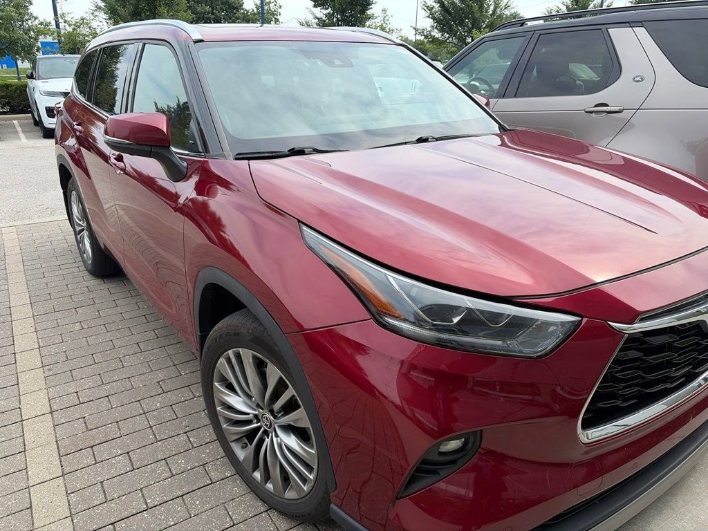 Used 2020 Toyota Highlander Platinum AWD/4WD image 3