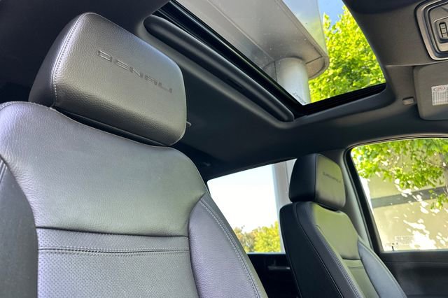 Used 2022 GMC Sierra 3500 Denali w/ Denali Ultimate Package AWD/4WD image 16