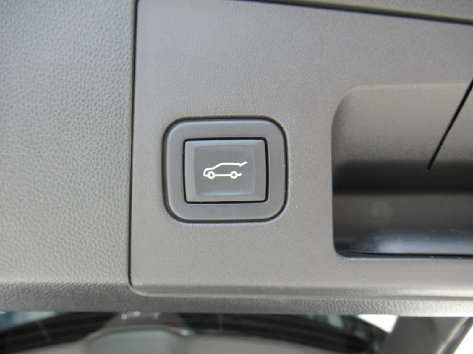 Used 2022 Cadillac XT4 Sport w/ Comfort Package FWD image 36