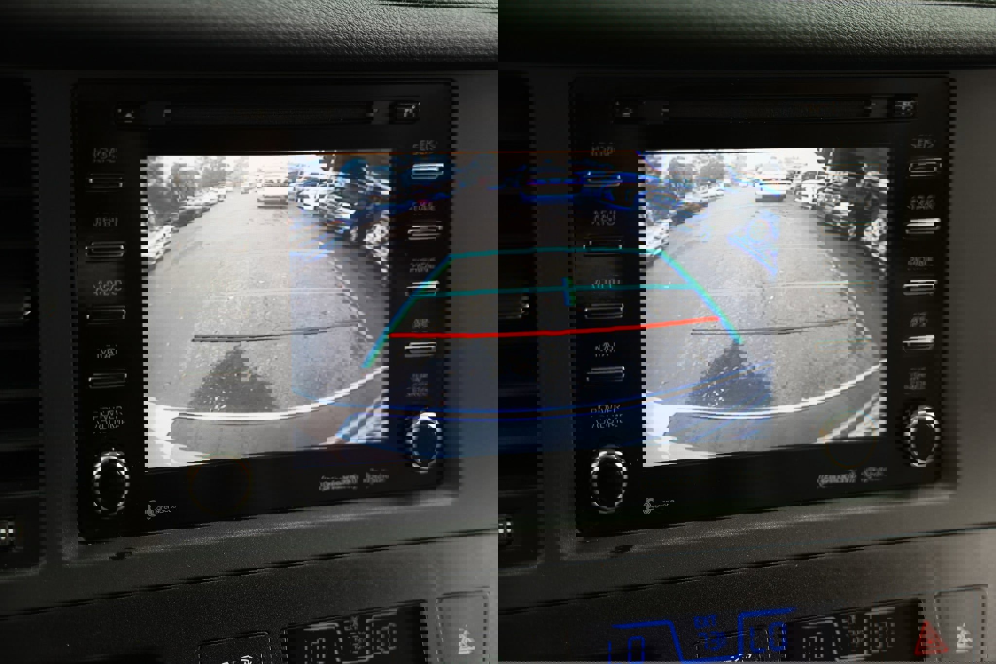 Used 2020 Toyota Sienna XLE image 38