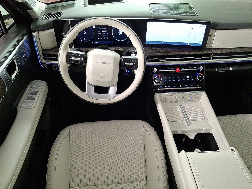 Used 2024 Hyundai Santa Fe Calligraphy image 2