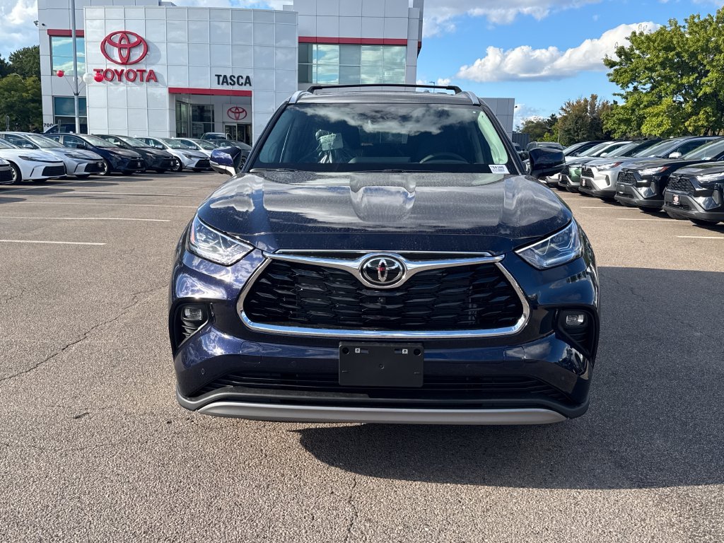 New 2026 Toyota Highlander Platinum AWD/4WD image 2