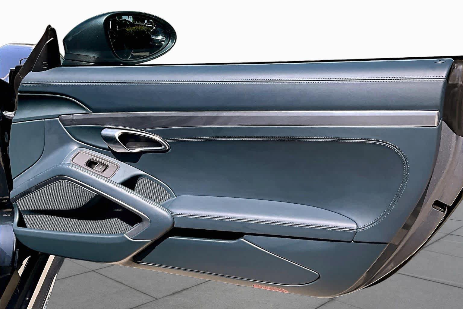 Used 2025 Porsche 718 Cayman RWD image 24