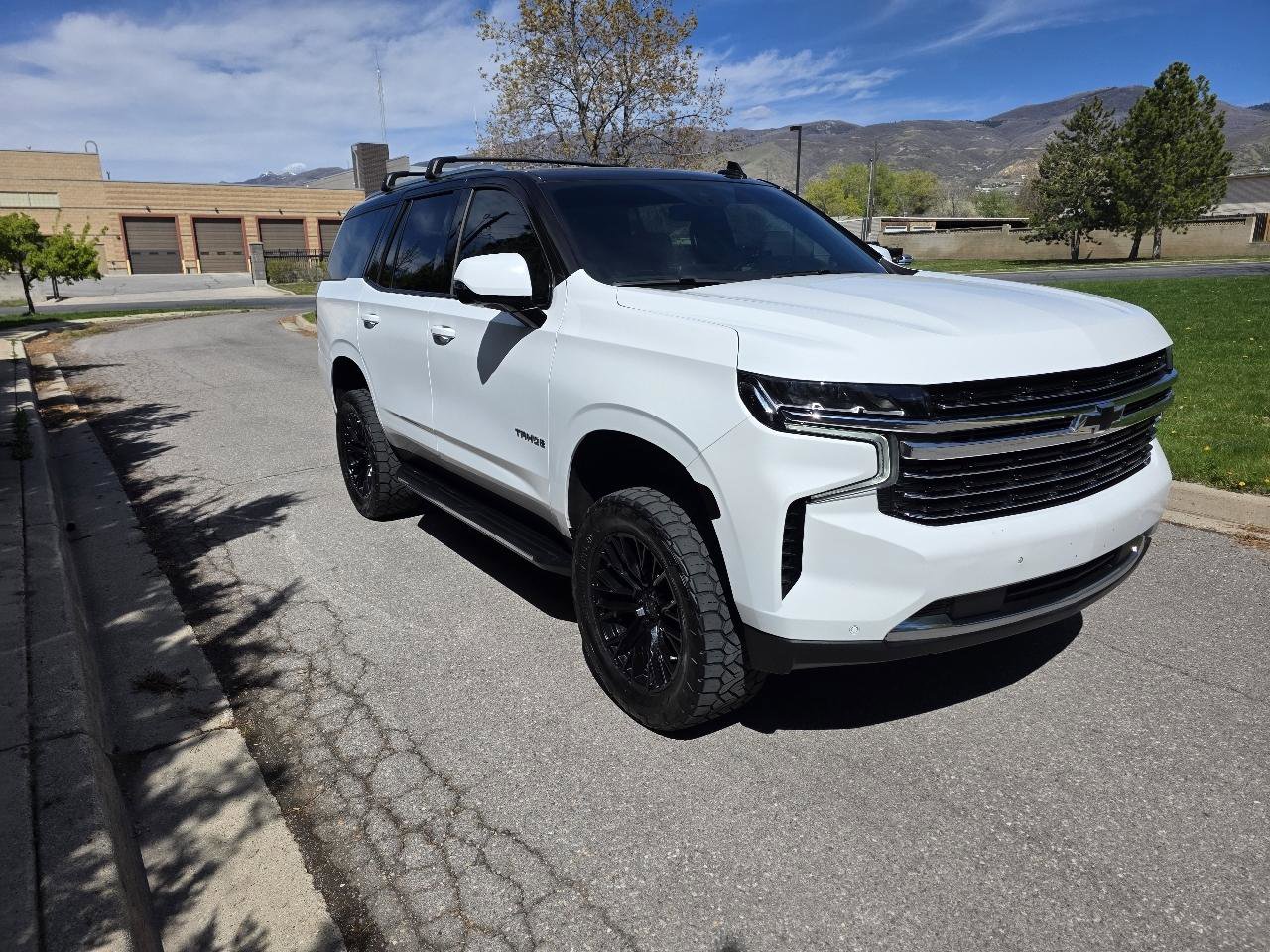 Used 2023 Chevrolet Tahoe LT w/ Luxury Package image 5