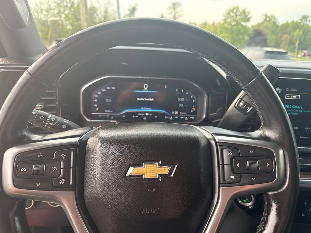 Used 2025 Chevrolet Silverado 1500 LT AWD/4WD image 24