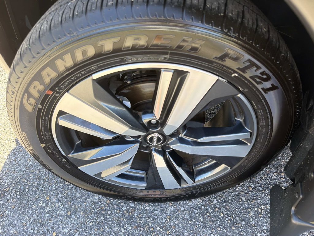 Used 2024 Nissan Rogue SL w/ SL Premium Package FWD image 29