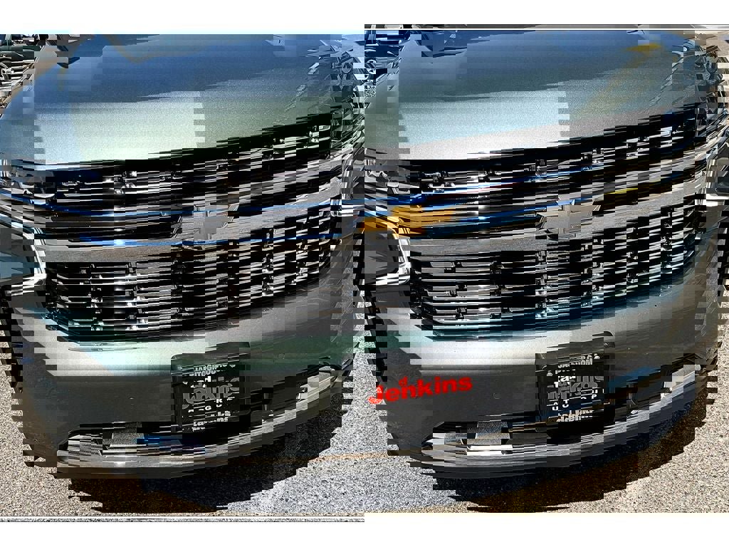 Used 2023 Chevrolet Suburban Premier image 31