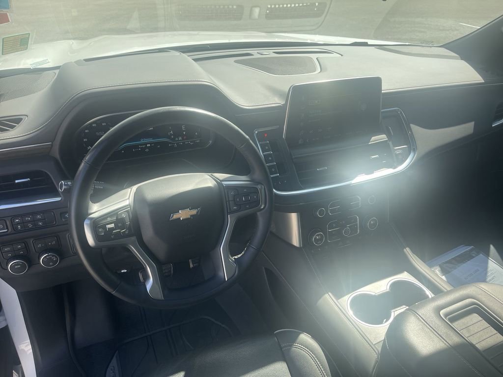 Used 2023 Chevrolet Tahoe Premier w/ Premium Package image 17