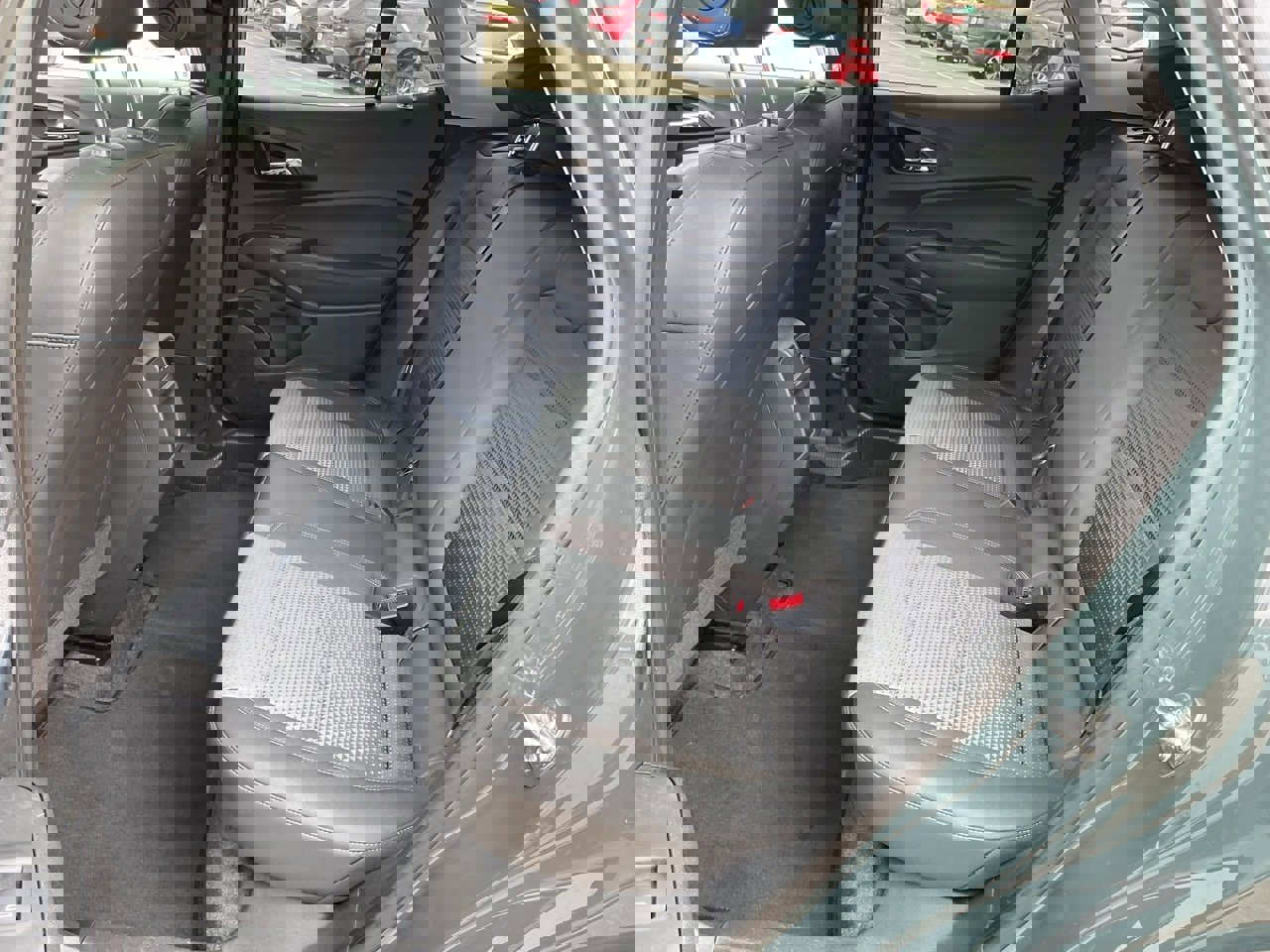 Used 2025 Chevrolet Trax LT w/ LT Convenience Package image 15