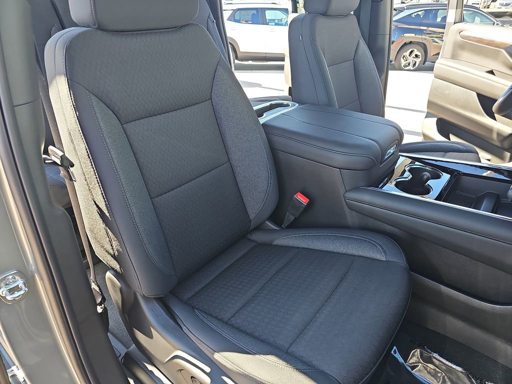 New 2026 Chevrolet Suburban LS image 10