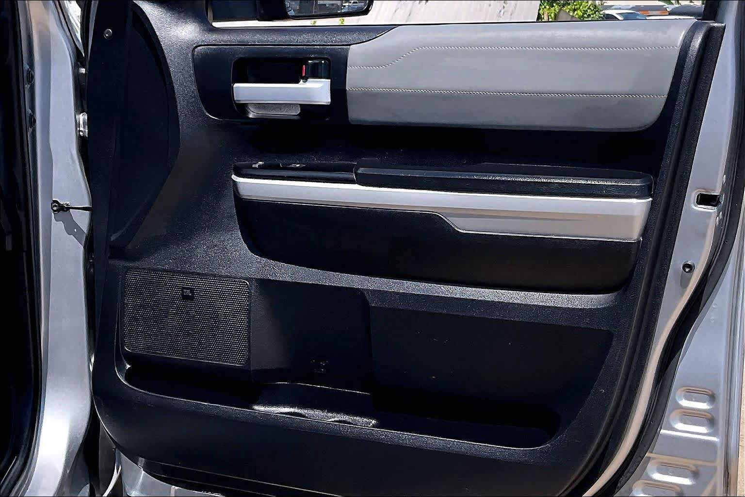 Used 2020 Toyota Tundra Limited w/ Limited Premium Package RWD image 23