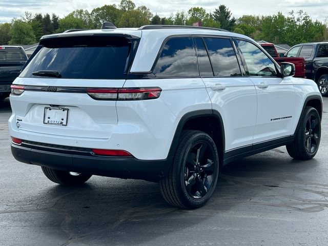 Used 2023 Jeep Grand Cherokee Altitude AWD/4WD image 46