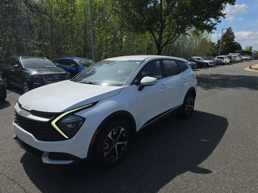 Used 2023 Kia Sportage EX image 1