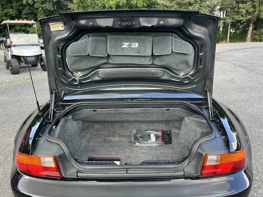 Used 1999 BMW Z3 2.5i RWD image 21