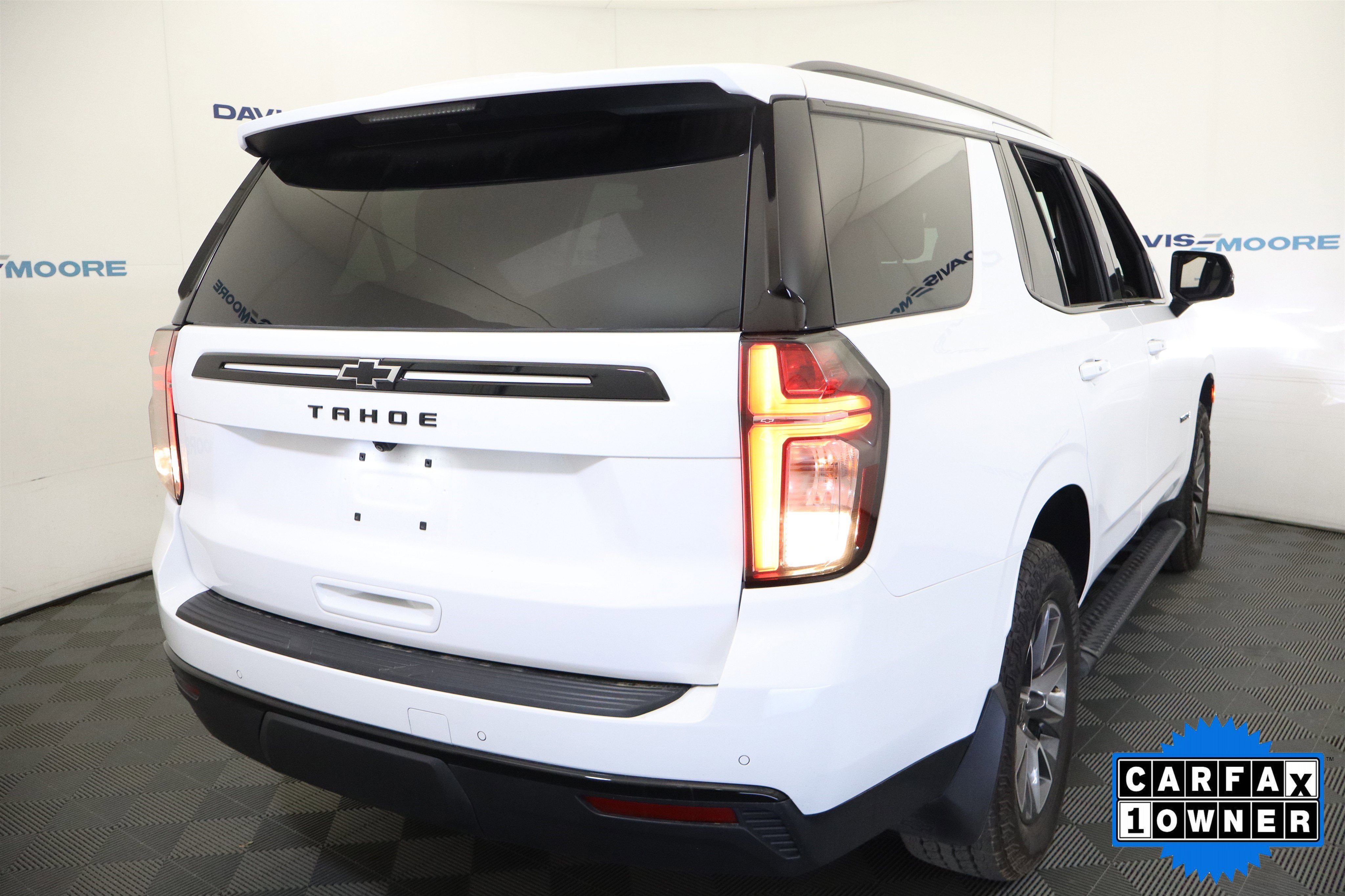 Used 2023 Chevrolet Tahoe Z71 w/ Luxury Package AWD/4WD image 6