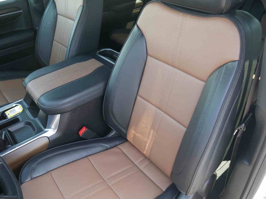 Used 2024 Chevrolet Silverado 1500 High Country w/ High Country Premium Package image 32