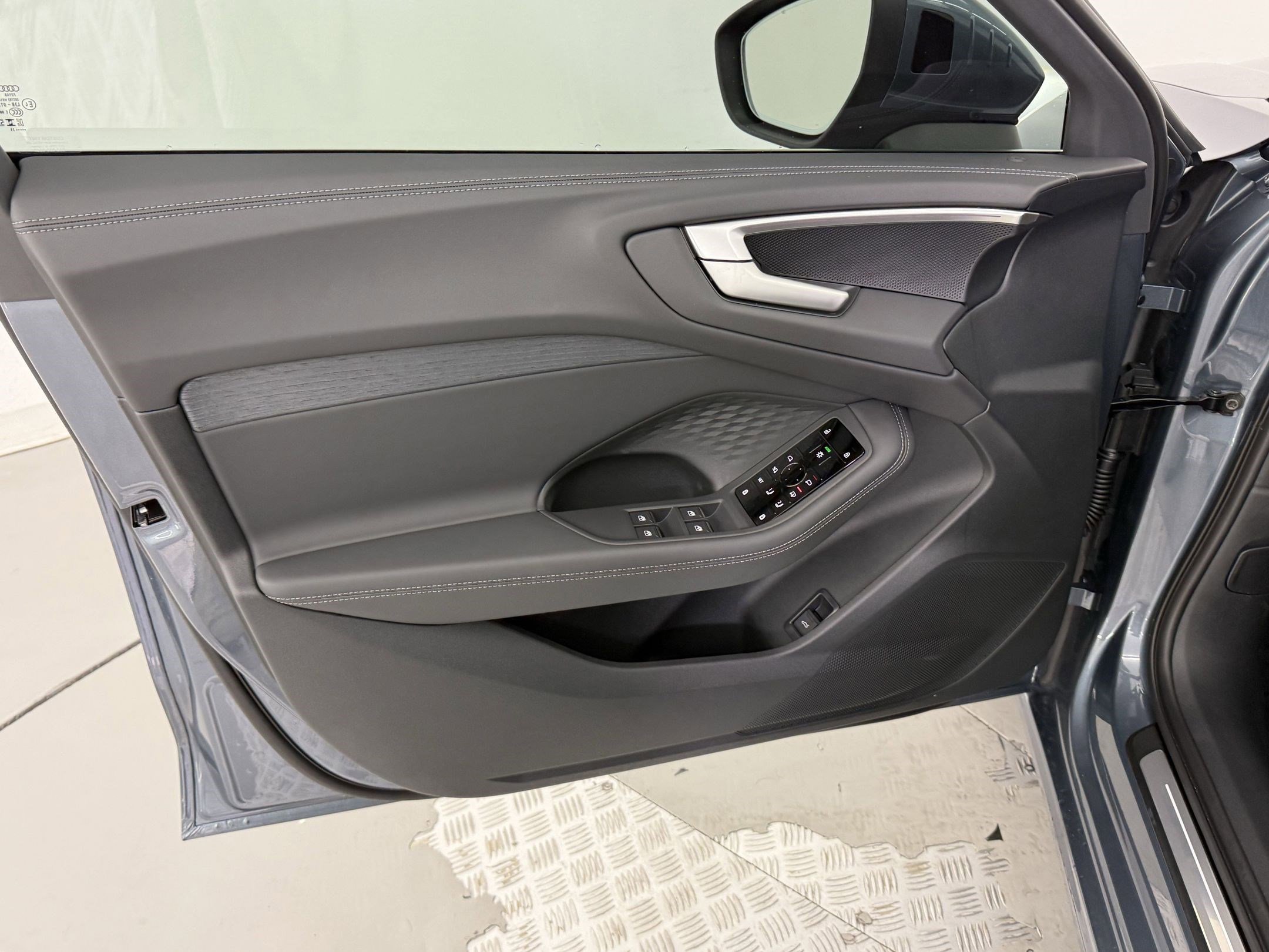 Used 2025 Audi A5 2.0T Premium w/ Convenience Package image 11