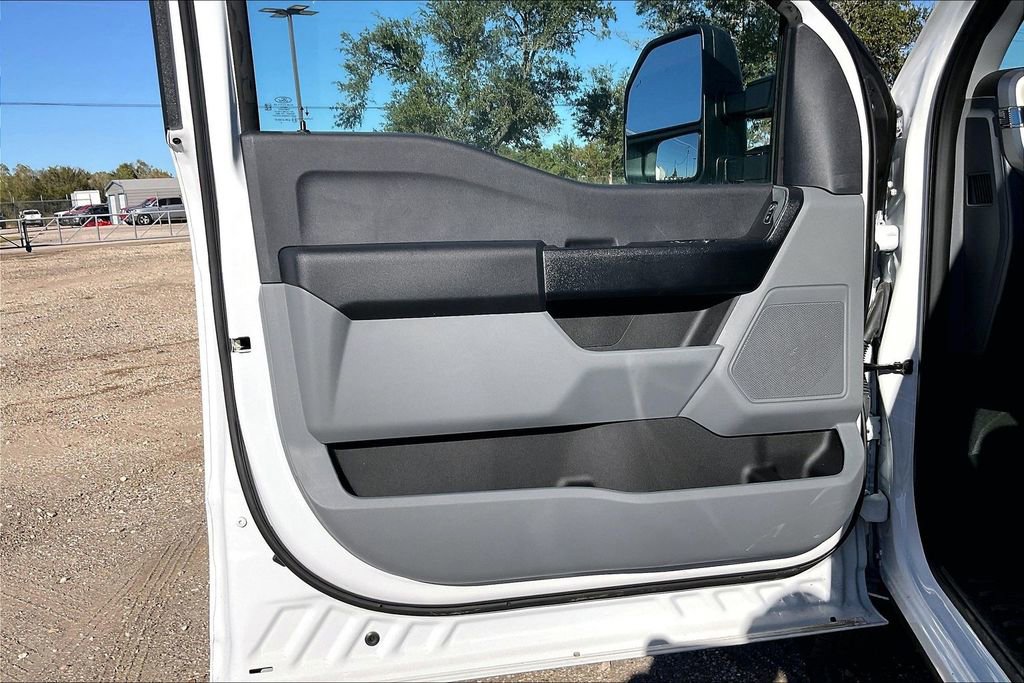 New 2025 Ford F250 XL w/ 360-Degree Camera Package RWD image 12