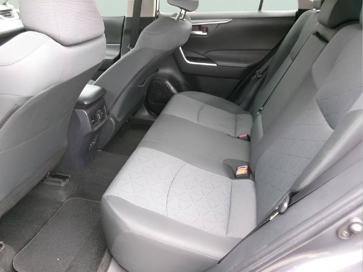 Used 2025 Toyota RAV4 XLE FWD image 9