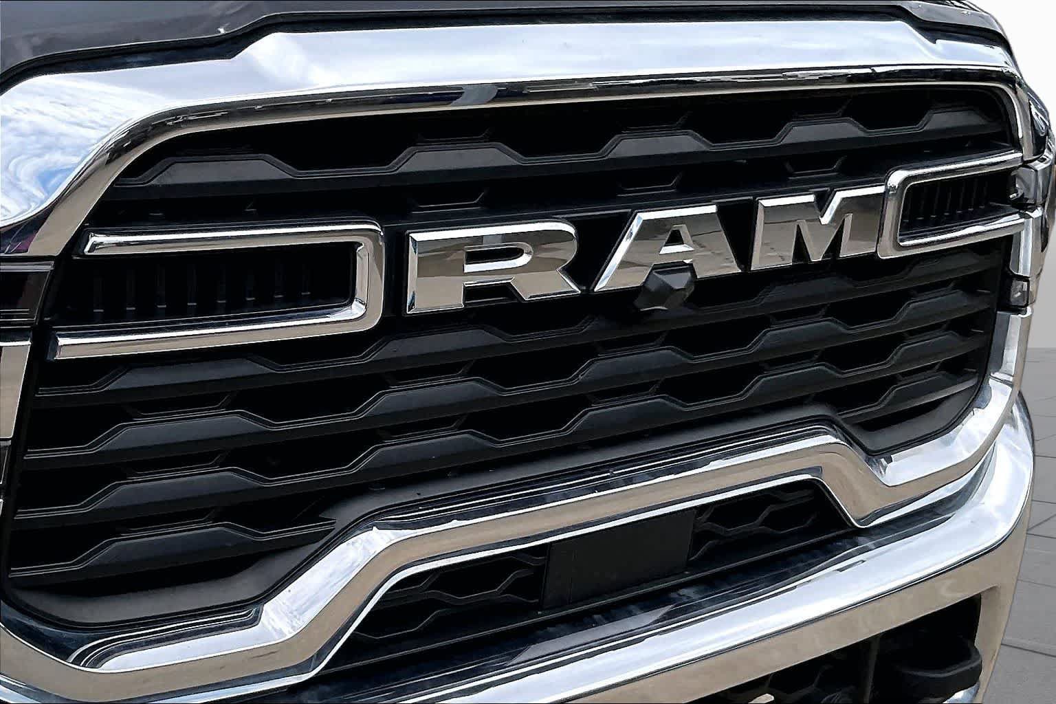Certified 2025 RAM 2500 Big Horn AWD/4WD image 29