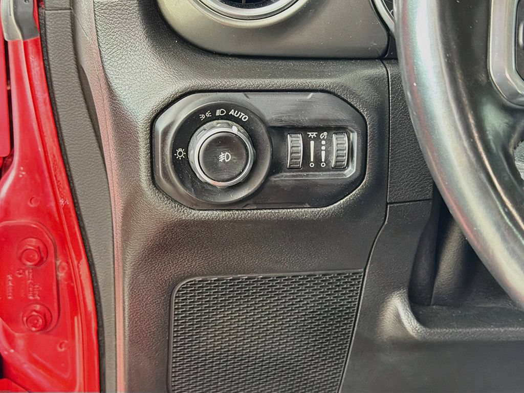 Used 2021 Jeep Wrangler Unlimited Sahara w/ Uconnect 4C Nav & Sound Group AWD/4WD image 30