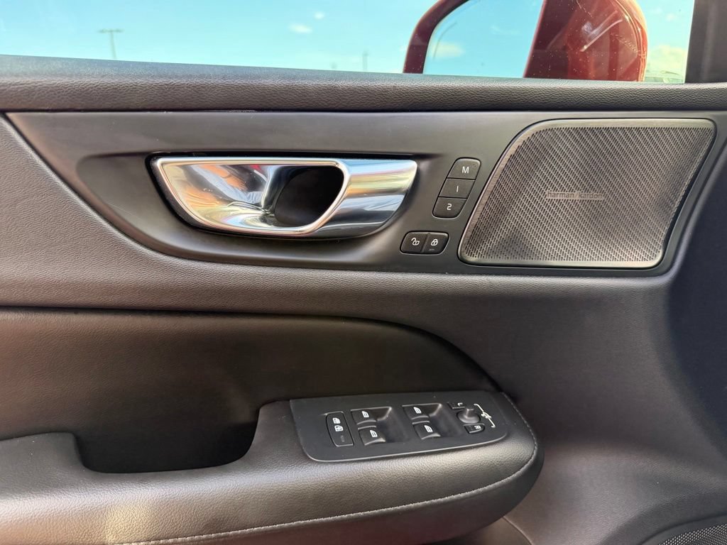 Used 2019 Volvo S60 T5 Momentum FWD image 13