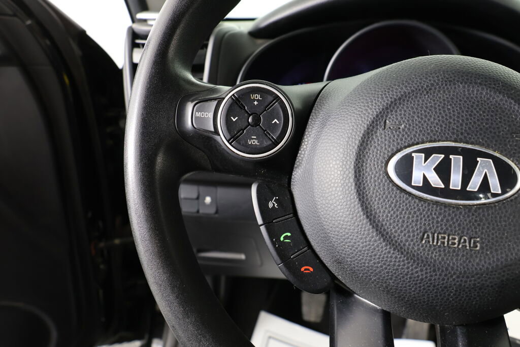 Used 2016 Kia Soul Base image 32