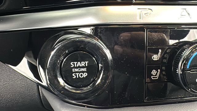 New 2026 Nissan Pathfinder Platinum image 25