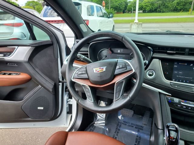 Used 2024 Cadillac XT5 Premium Luxury w/ LPO, Floor Liner Package FWD image 8
