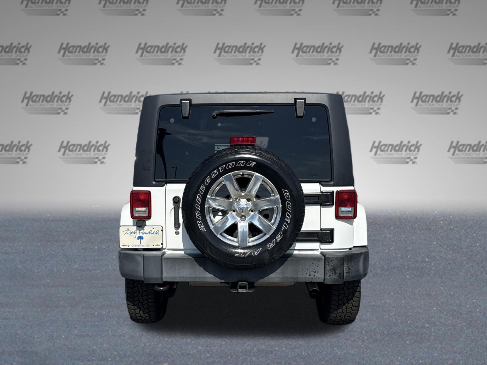 Used 2018 Jeep Wrangler Unlimited Sahara w/ Max Tow Package AWD/4WD image 9