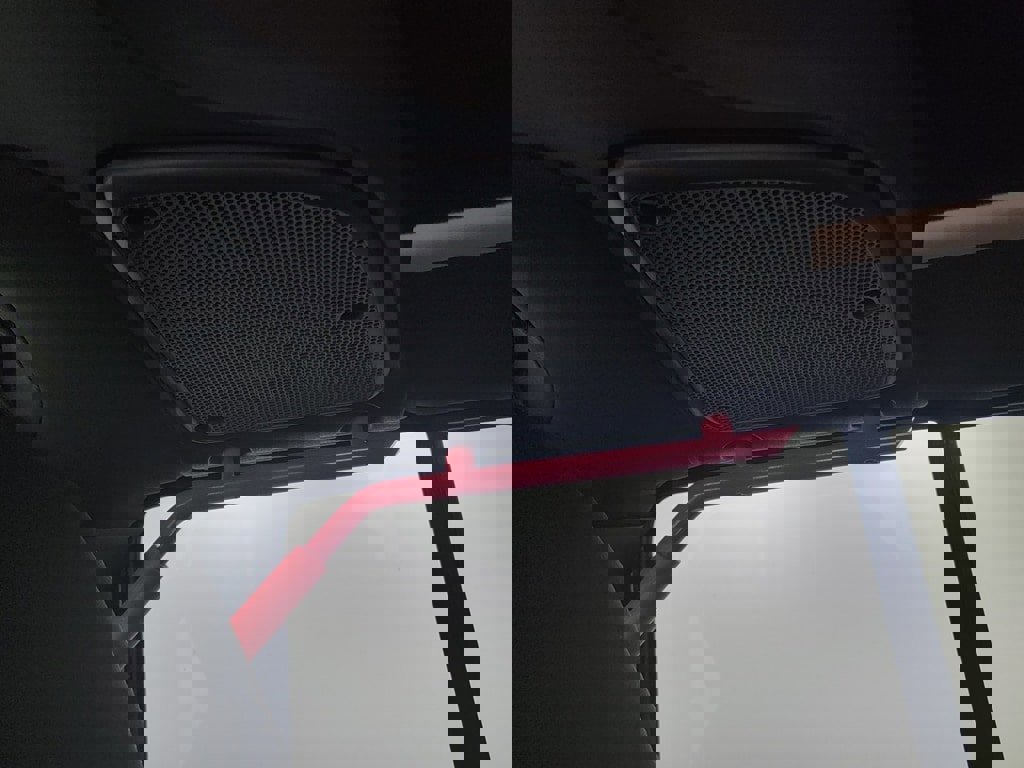 Used 2018 Jeep Wrangler Unlimited Rubicon w/ Connectivity Group image 32