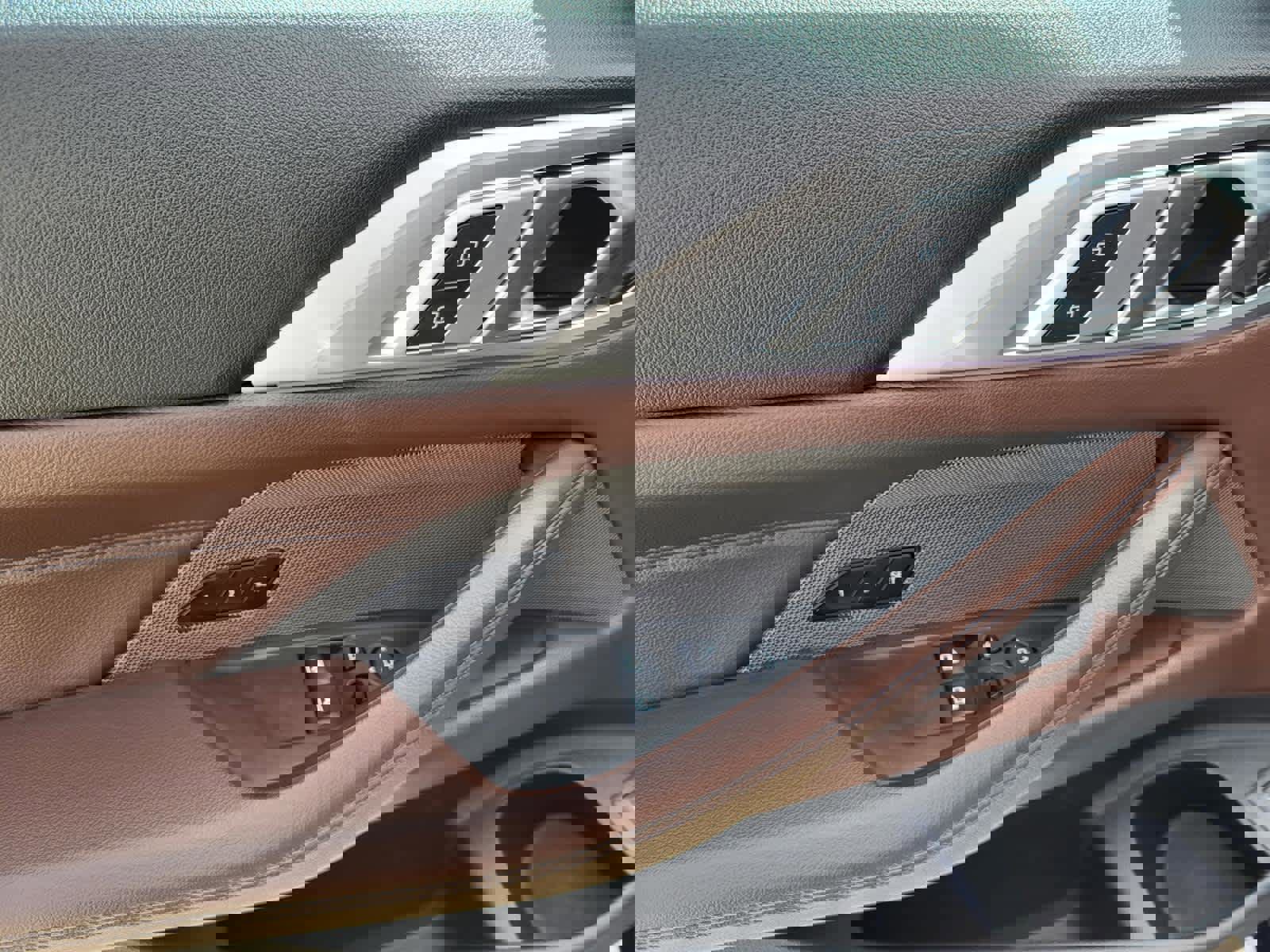 Used 2023 BMW 440i xDrive Coupe w/ Premium Package image 16