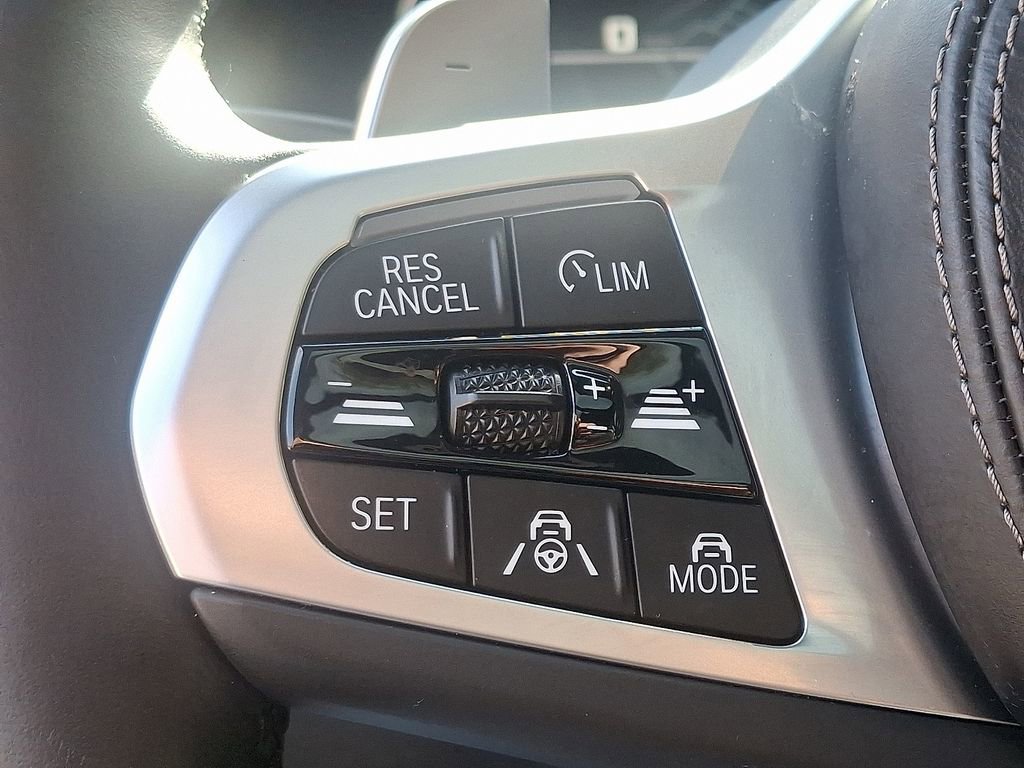 Certified 2023 BMW X6 M50i w/ Executive Package image 23