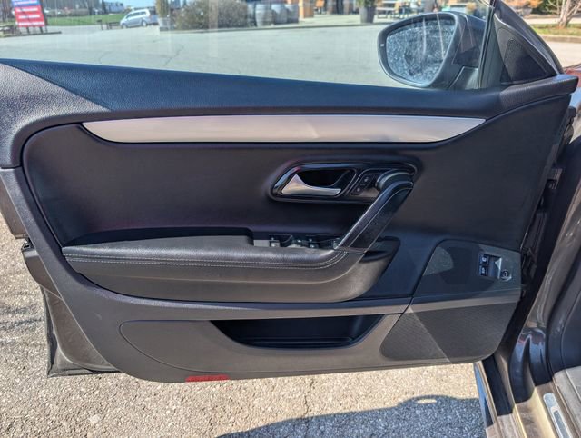 Used 2016 Volkswagen CC FWD image 9