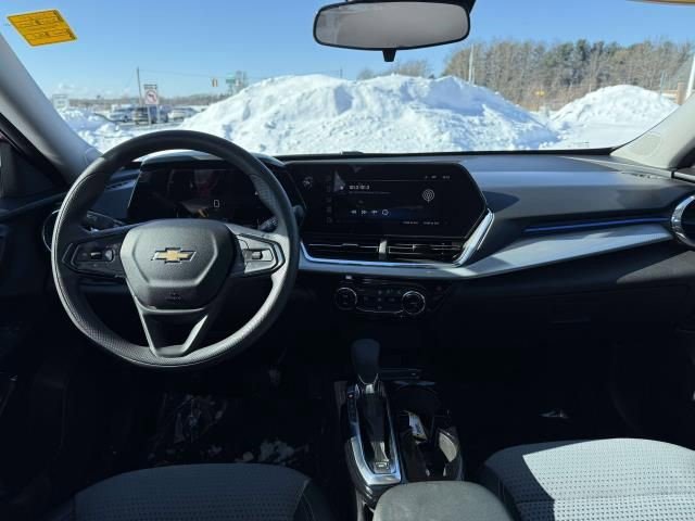 Certified 2025 Chevrolet Trax LT image 13