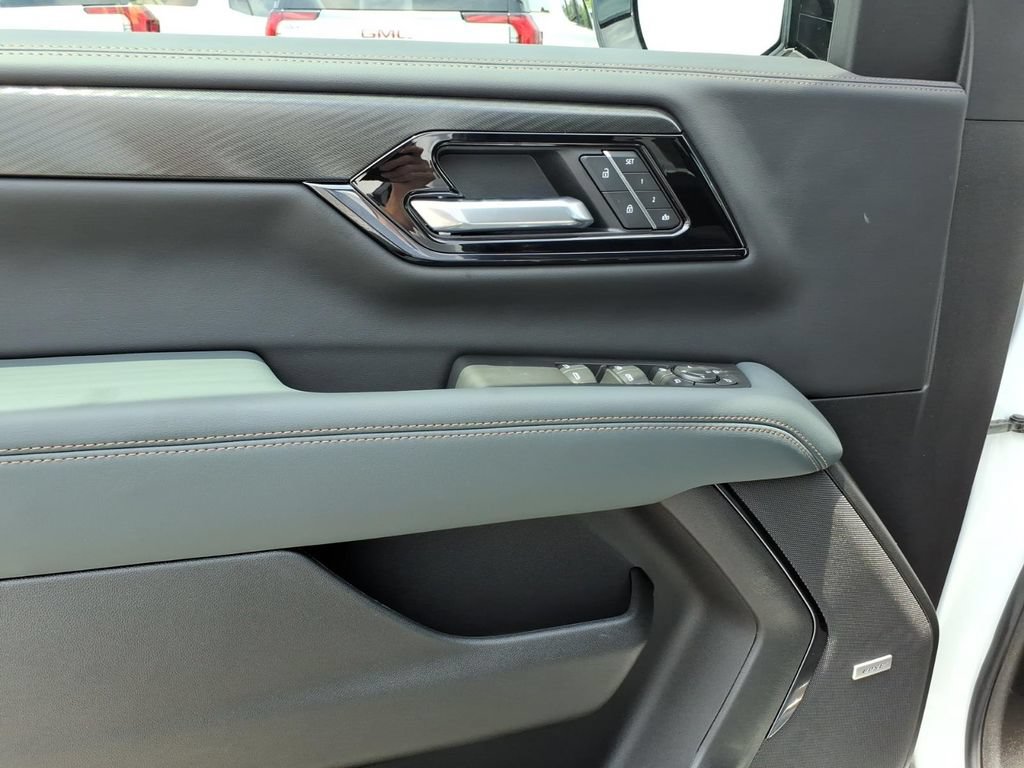 New 2026 GMC Yukon AT4 w/ AT4 Premium Plus Package AWD/4WD image 13