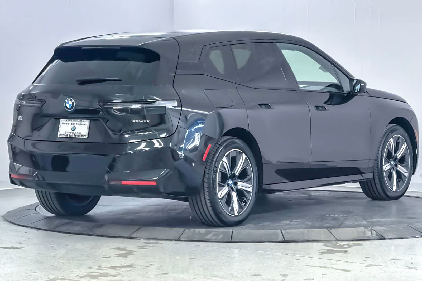 Used 2024 BMW iX xDrive50 w/ Sport Package AWD/4WD image 2