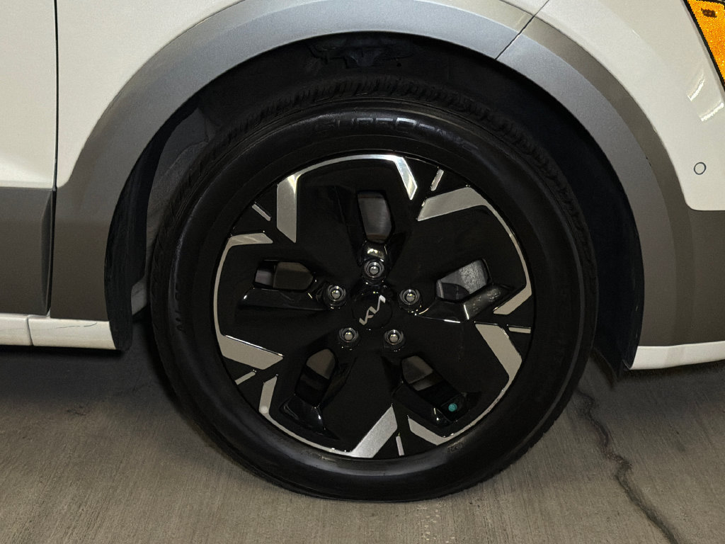 Certified 2023 Kia Niro Wave FWD image 8