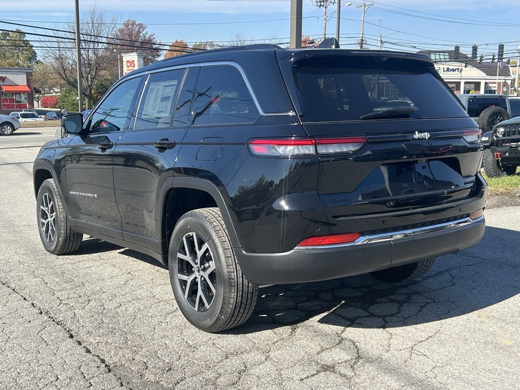 New 2025 Jeep Grand Cherokee Limited w/ Luxury Tech Group II image 10