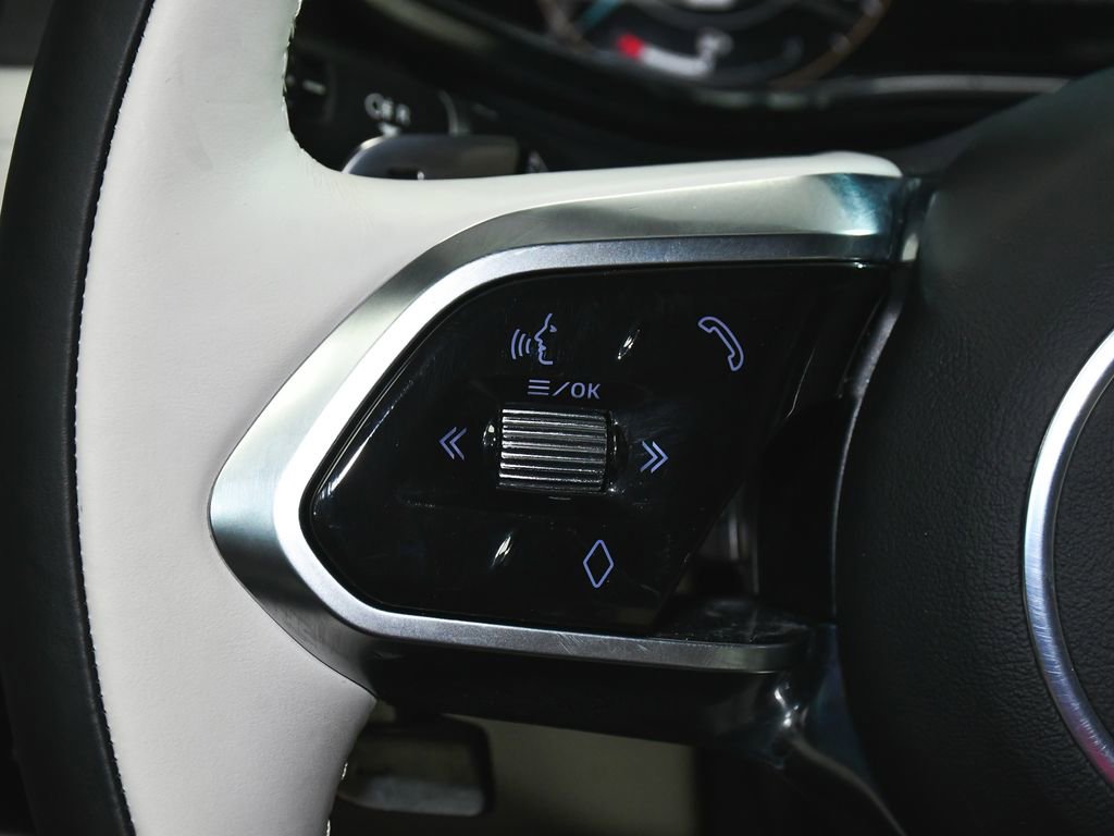 Used 2024 Jaguar XF R-Dynamic SE image 36