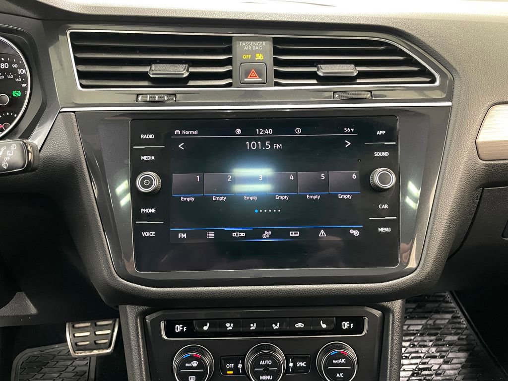 Used 2021 Volkswagen Tiguan SE R-Line image 32
