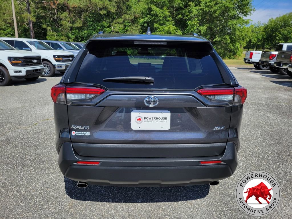 Used 2023 Toyota RAV4 XLE w/ Convenience Package FWD image 5