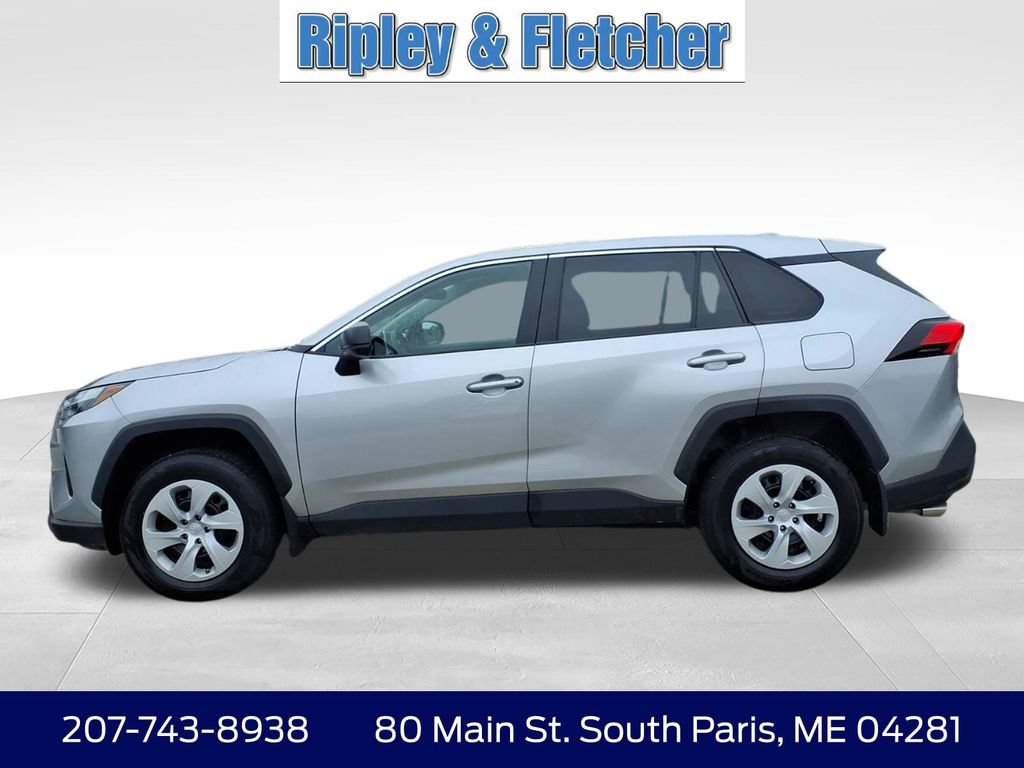 Used 2024 Toyota RAV4 LE AWD/4WD image 9