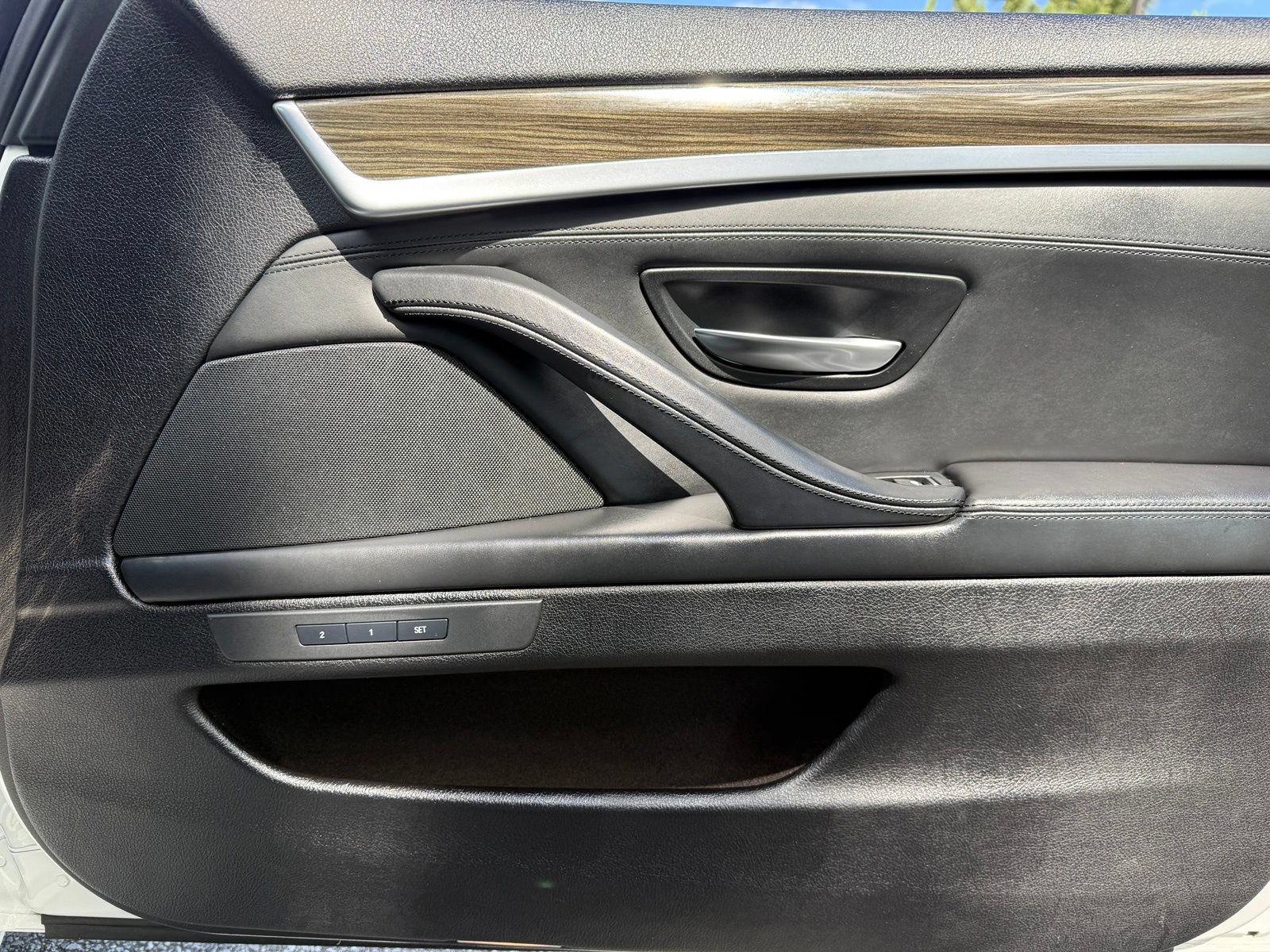Used 2015 BMW 550i Sedan RWD image 46