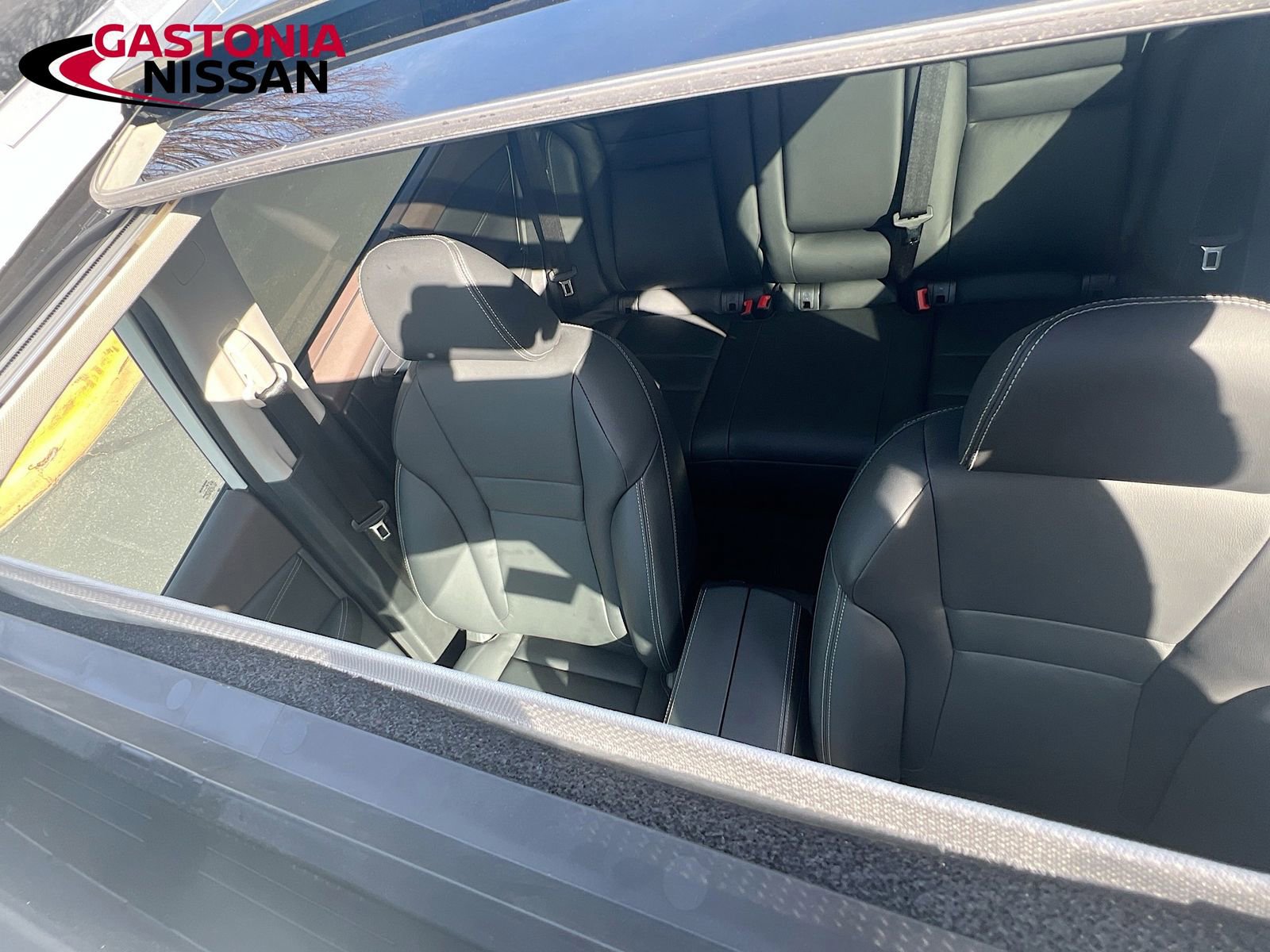 Used 2023 Nissan Rogue SL w/ SL Premium Package image 30