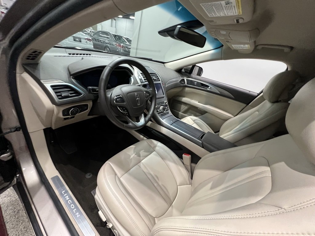 Used 2019 Lincoln MKZ Premiere image 18